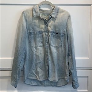 Madewell Light Wash Chambray Button Down Shirt